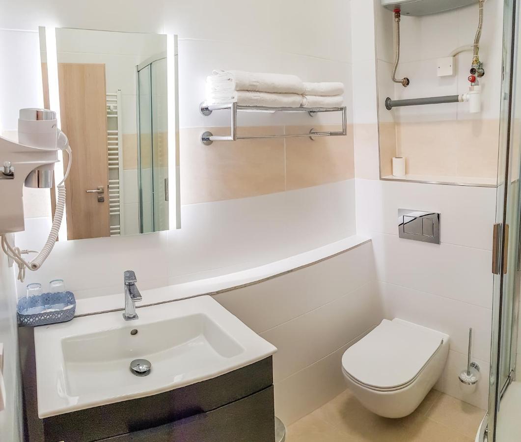 Apartment De Luna ปราก ภายนอก รูปภาพ