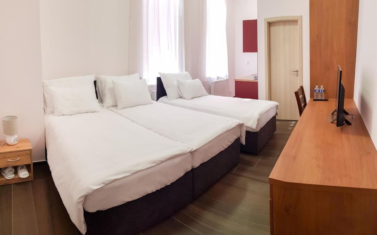 Apartment De Luna ปราก ภายนอก รูปภาพ